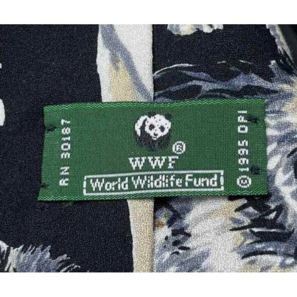 1995 WWF Grey Wolves Necktie World Wildlife Fund Silk Tie Vtg 90s Wolf Pack Art - Picture 6 of 7